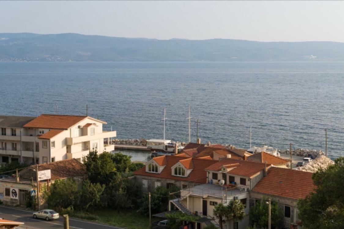 דירות ז'סניסה Little Place Near Sea Apartman מראה חיצוני תמונה